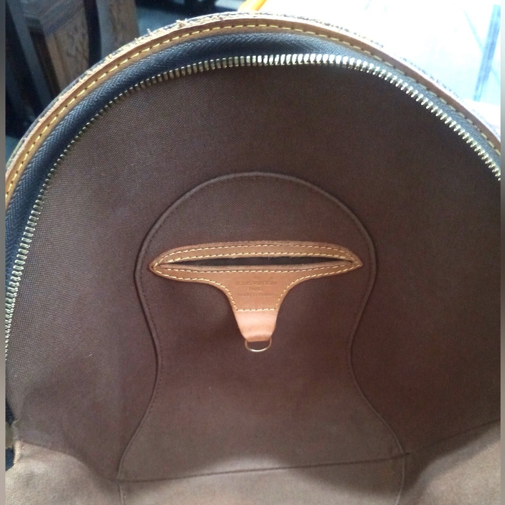 Louis Vuitton Bags - Picture 12 of 16